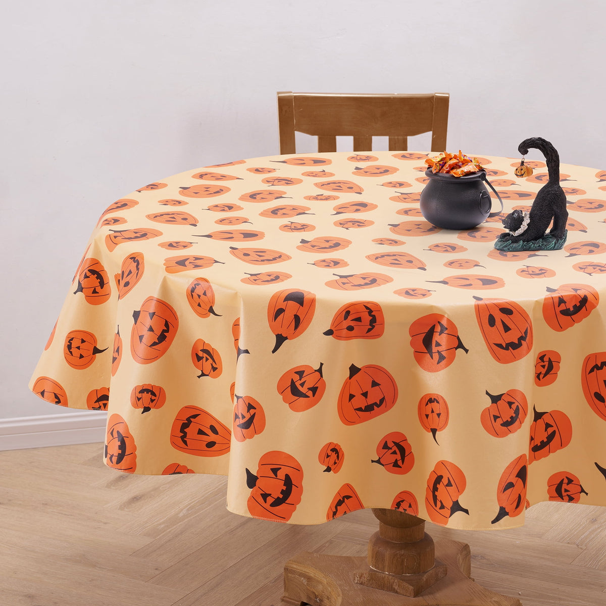 Way To Celebrate Halloween PEVA Tablecloth, Indoor & Outdoor Table 70" Round - Pumpkin Toss