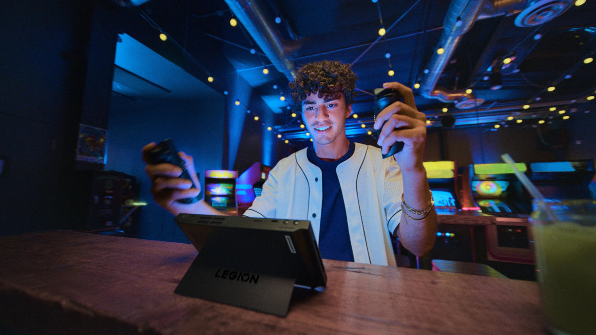 Lenovo Legion Go 8.8in 144Hz WQXGA Gaming Handheld, AMD Ryzen Z1 Extreme, 16GB, 512 GB SSD - Legion Go