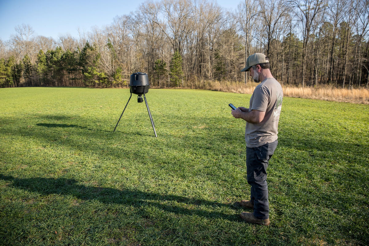 Moultrie Pro Hunter III Feeder Kit - Bluetooth App Control
