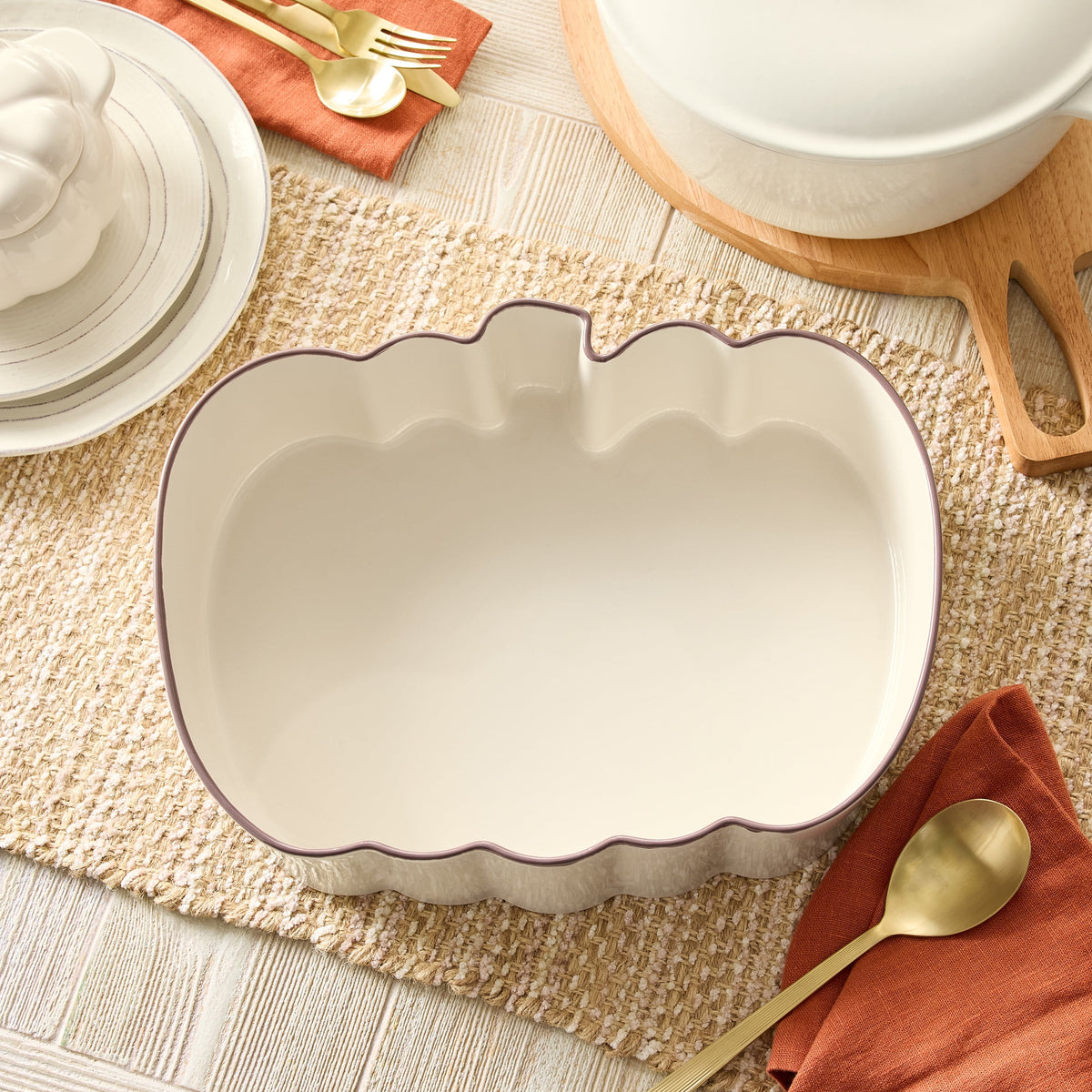 Better Homes & Gardens 10 in x 13 in Cream Figural Pumpkin Stoneware Baking Dish